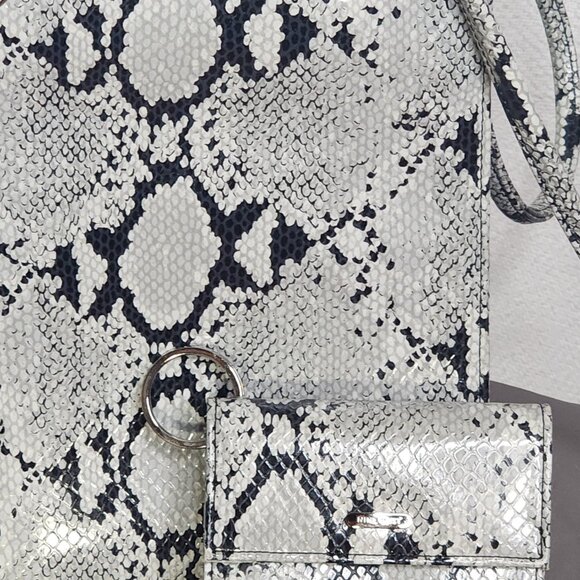 Nine West Vintage Faux Grey Black Snakeskin Bucket Bag with Matching Coin Purse - Picture 2 of 16